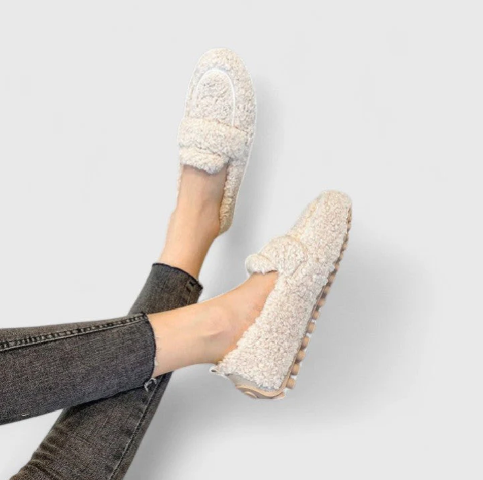 Solenne | Warm loafers with an elegant design